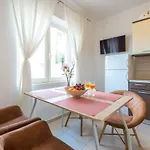 Green Magic Apartment